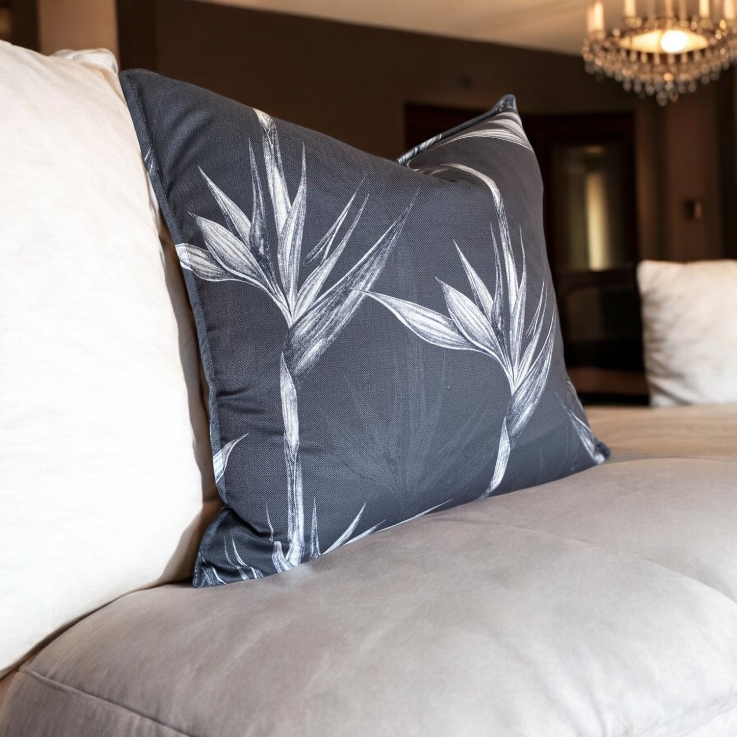 Cushion Cover Strelitzia Dark