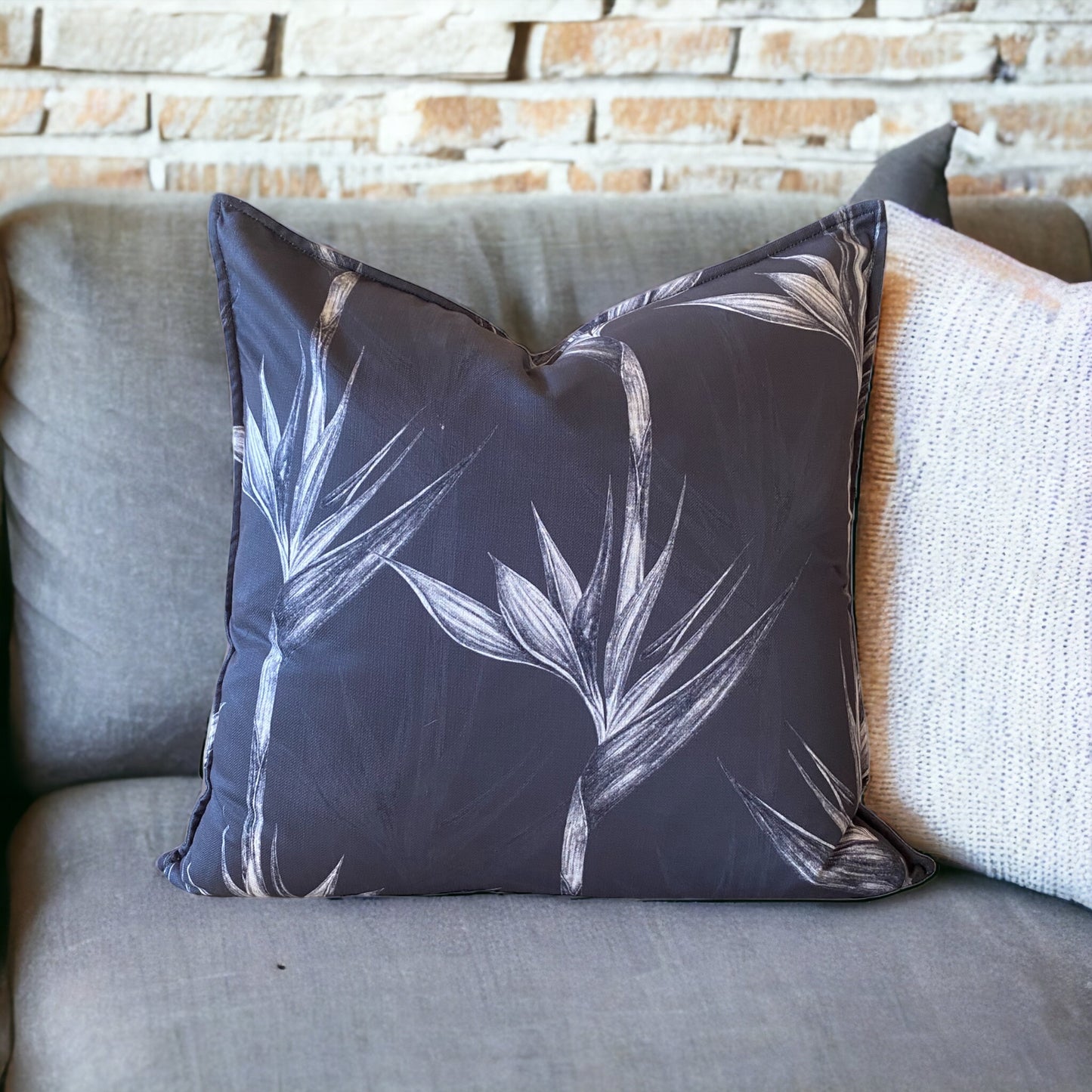 Cushion Cover Strelitzia Dark