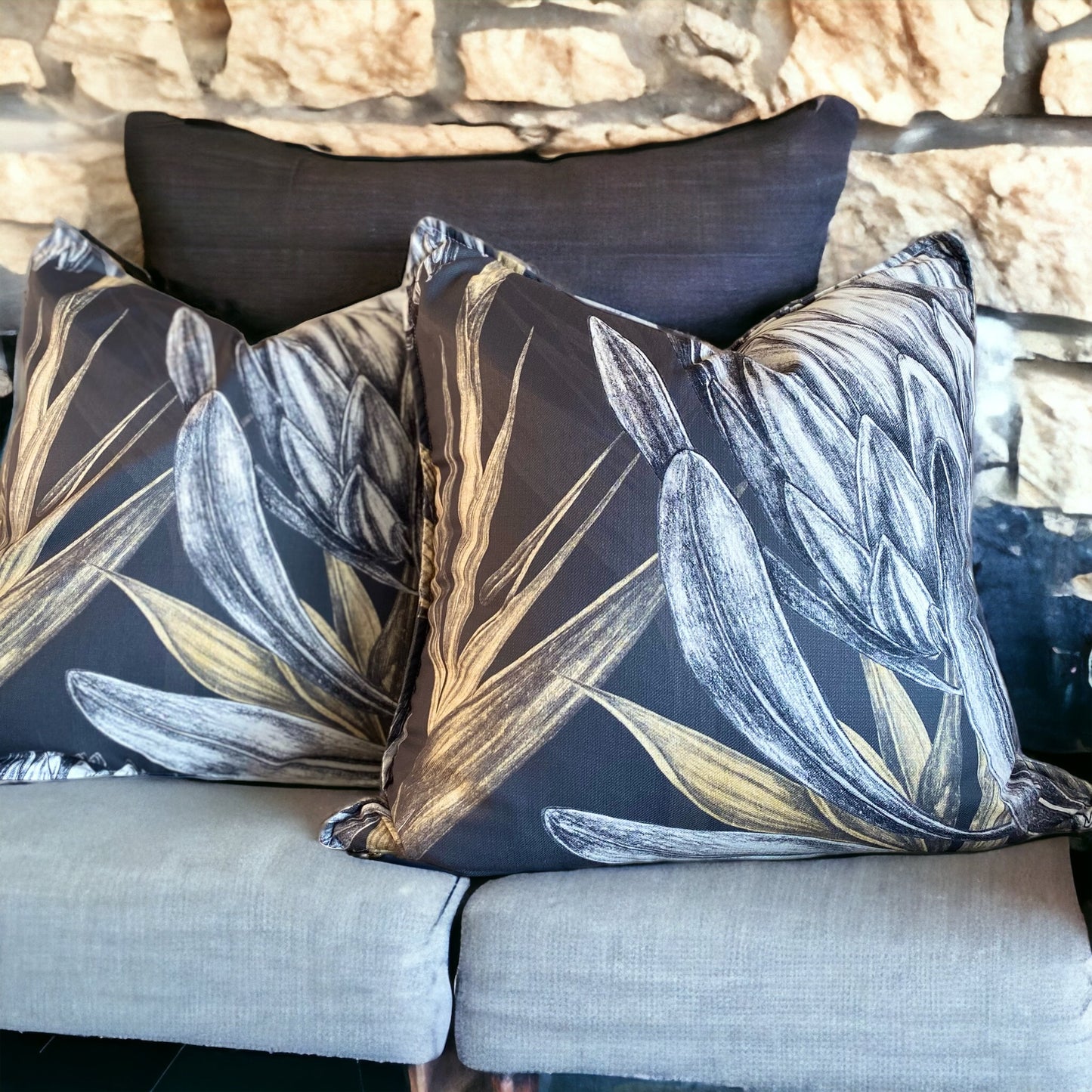 Cushion Cover Vintage Protea Dark