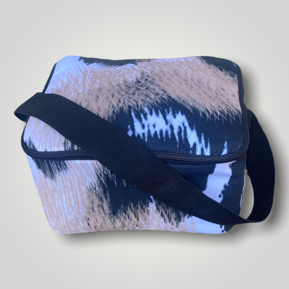Shoreline Lunch Bag Into the Wild