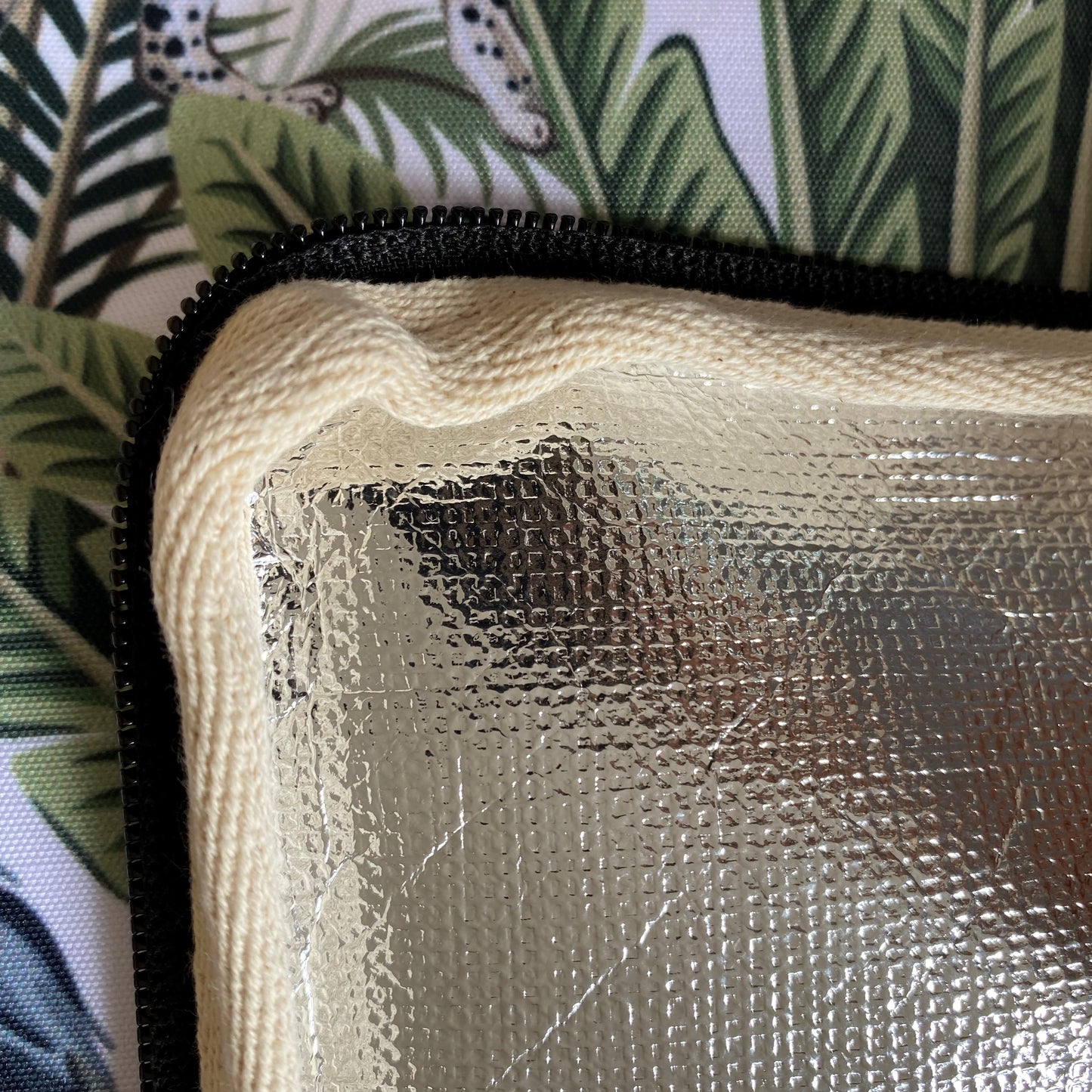 Shoreline Lunch Bag Acanthus