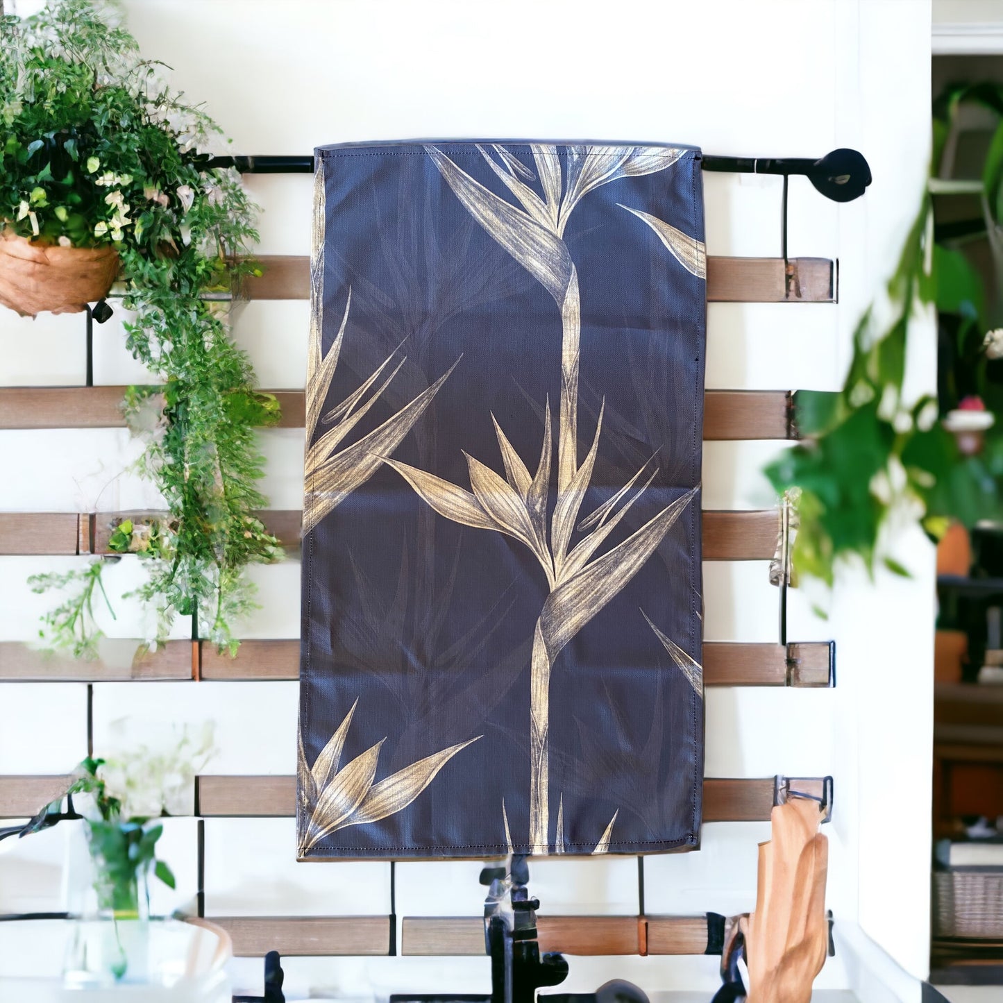 Shoreline Tea Towel Strelitzia Dark